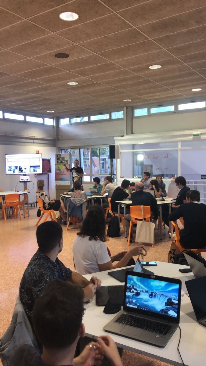equitatorg's tweet photo. Comença l’#EdHackMataro !
💻✏️Avui i demà treballarem per fer de Mataró un laboratori creatiu, que sigui un motor generador de noves solucions que generin més i millors oportunitats socials i educatives per l’#EquitatDigital!
Gràcies a tothom per participar! https://t.co/xQiTduVexW