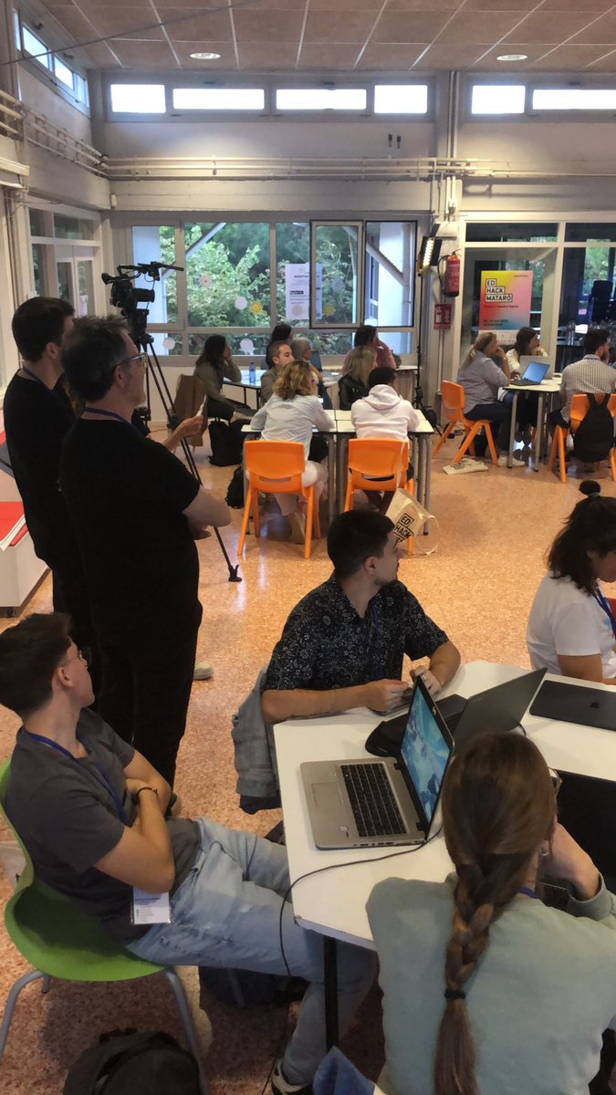 equitatorg's tweet photo. Comença l’#EdHackMataro !
💻✏️Avui i demà treballarem per fer de Mataró un laboratori creatiu, que sigui un motor generador de noves solucions que generin més i millors oportunitats socials i educatives per l’#EquitatDigital!
Gràcies a tothom per participar! https://t.co/xQiTduVexW