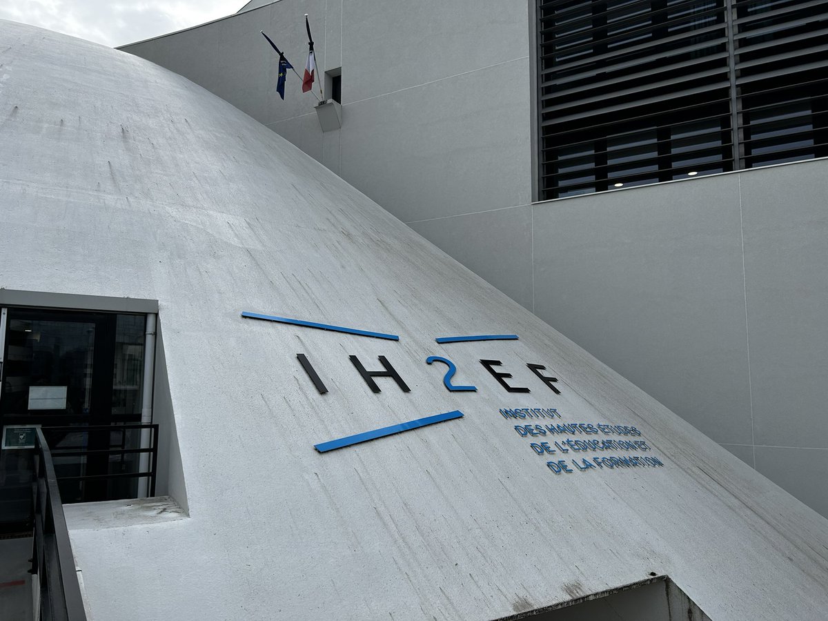 VBDouniazadde's tweet image. Une semaine passée à l’IH2EF. Une formation de qualité. Ravie d’avoir pu échanger avec des collègues de plusieurs académies. #perdir2023 #promoColetteBesson