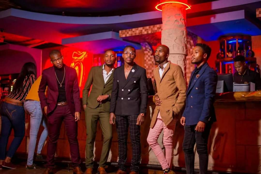 Bhongo_Tobela's tweet image. #LiveWithColour @Count_Pushkin