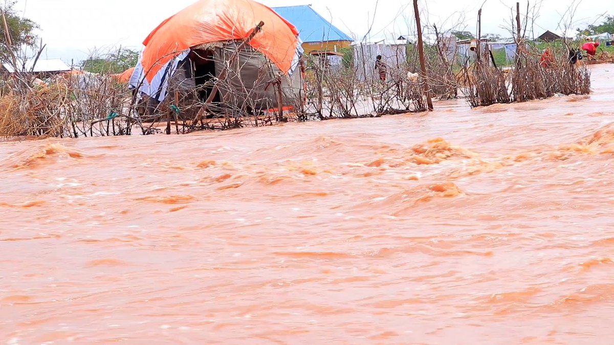 dhoorebbc's tweet image. The IDP camps in #Luuq district of #Gedo region have been flooded after heavy rainfall on Friday.