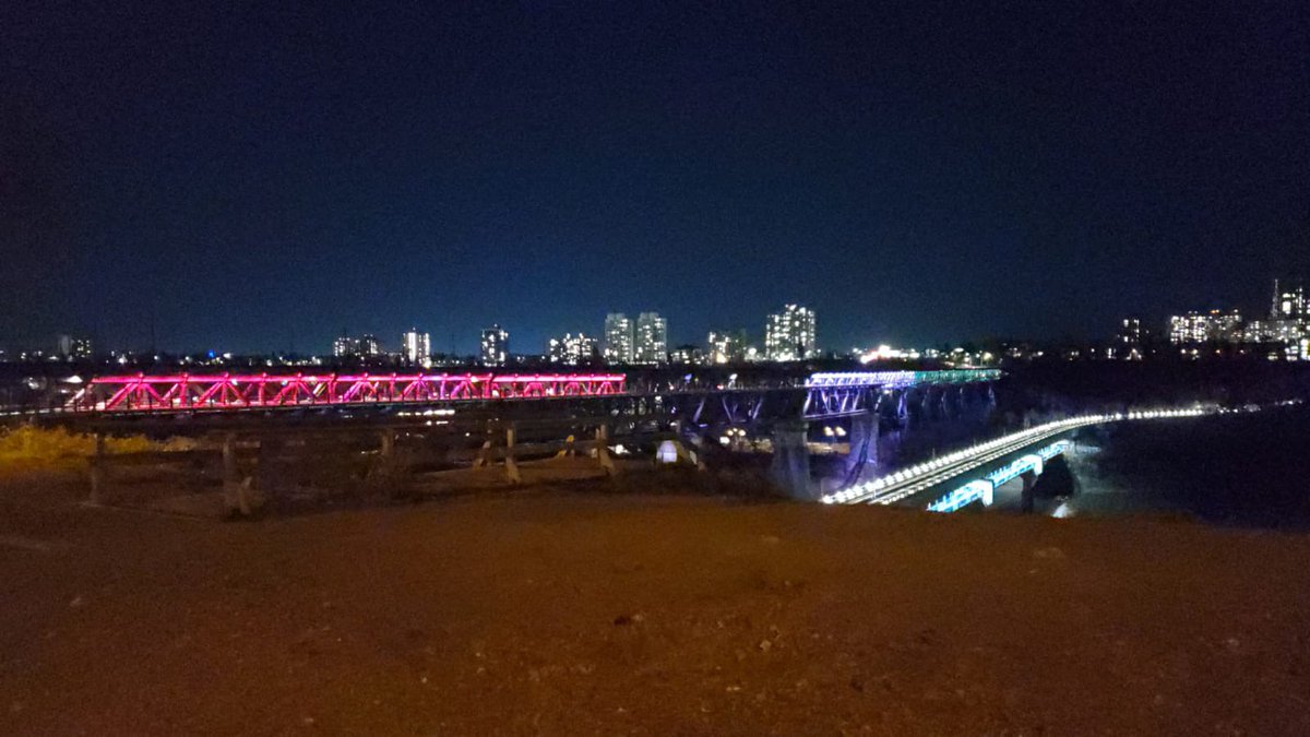 From October 19–20, the High Level Bridge will be lit in red, white, black and green to acknowledge the humanitarian crisis and all people struggling as a result of the violence and conflict in Gaza. #Yeg , Edmonton ,Canada #LightTheBridge