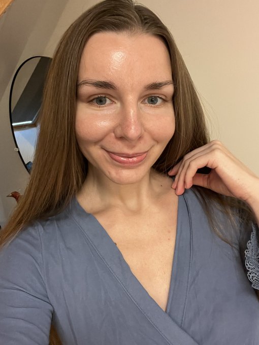 Guys how do you like it more with or without makeup?🥰☺️ https://t.co/mzH3N4zmHt