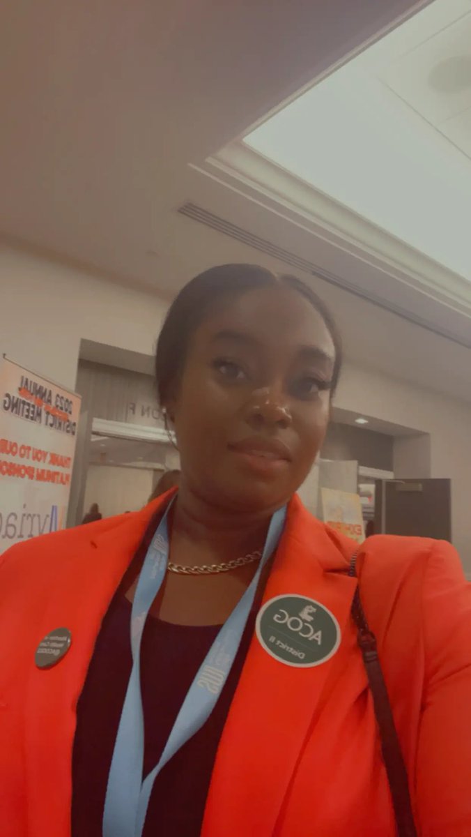 Dr_Zabie's tweet photo. I think I have the brightest blazer at the conference!! 😂😂 #D2ADM #acogd2 #MedTwitter https://t.co/YNZKEX1Yz8