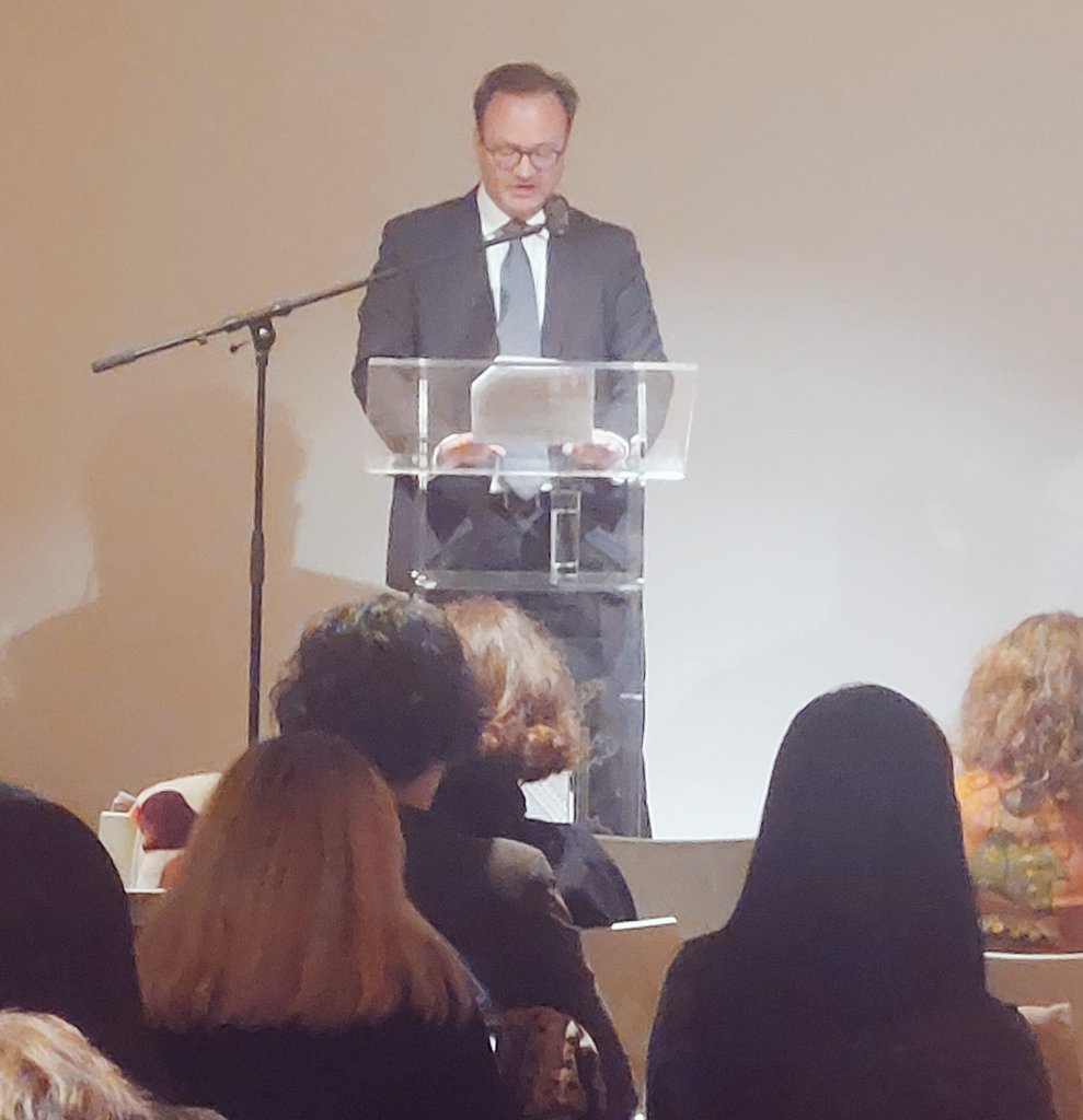 GemDiamondPhD's tweet photo. @LeonardoPuleo @SciencePoULB @IEE_Bruxelles Ending on a high note with a keynote by @JMorijn offering a strong conceptualisation of the #solidarities, #strategies, and #silverlinings shaping the action of European Judges 🇪🇺 👨⚖️ 👩🏼⚖️ and civil society 🙋♂️🙅🙋 in response to mounting #dissensus on Liberal Democracy. https://t.co/UlCZLFL04S