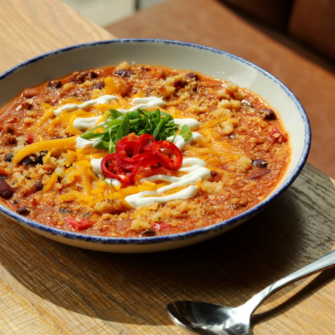 On a chilly fall day, there's nothing better than a warm bowl of chili for lunch! 😋🥣🍁

📸 MADN Agency

#EEEEEats #infatuationchi #eaterchicago #dishroulette #chicagoeats #chicagofoodie #chili #fallday #fallrecipe