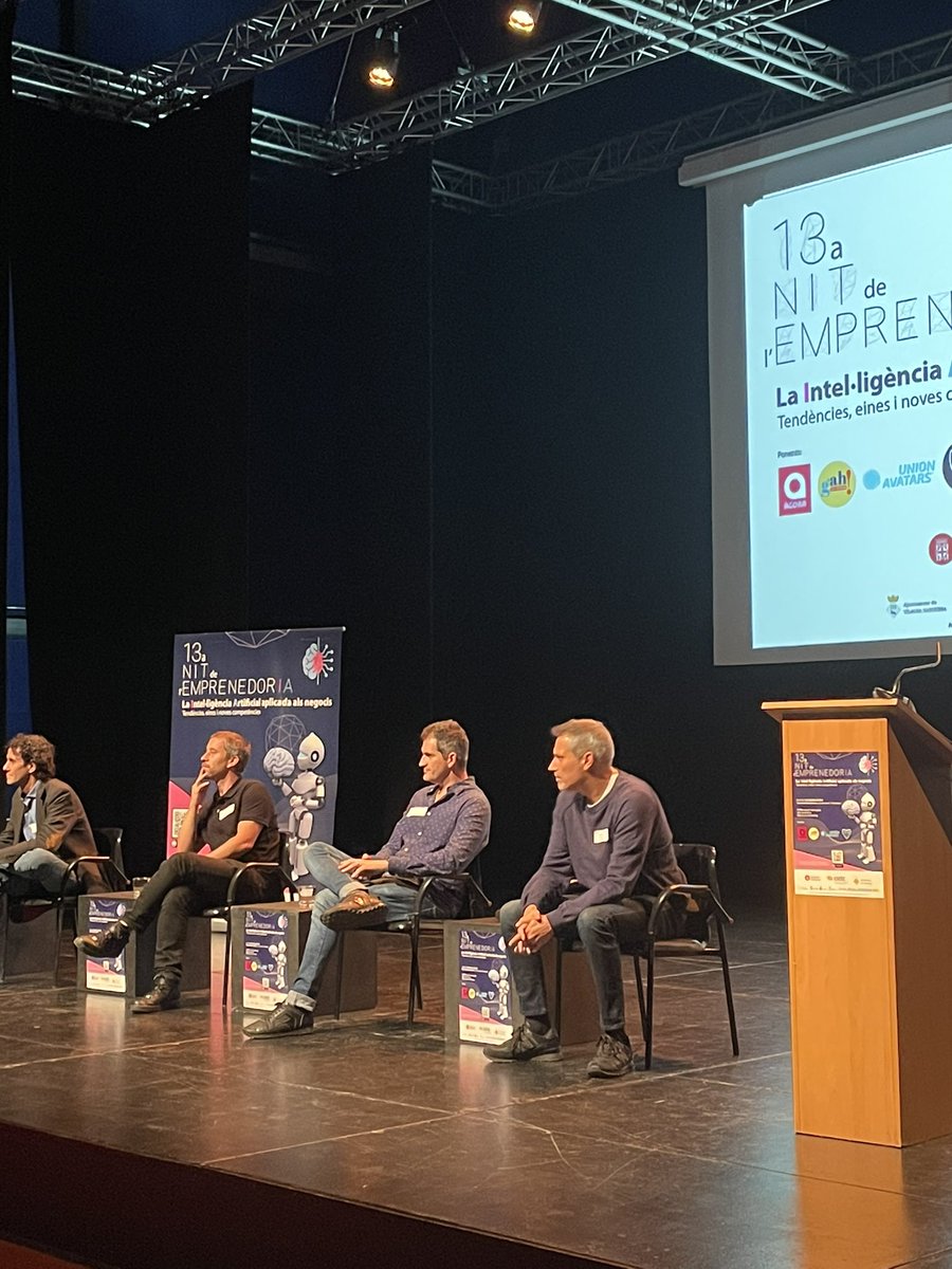 csetc's tweet image. Sergi López de @Guspirah_ComCre reflexiona sobre la utilització del #chatgpt en la generació de guions i en treballs que impliquen creativitat.

#13nitemprenedoria #emprenedoria #csetc #cardedeu #InteligenciaArtificial