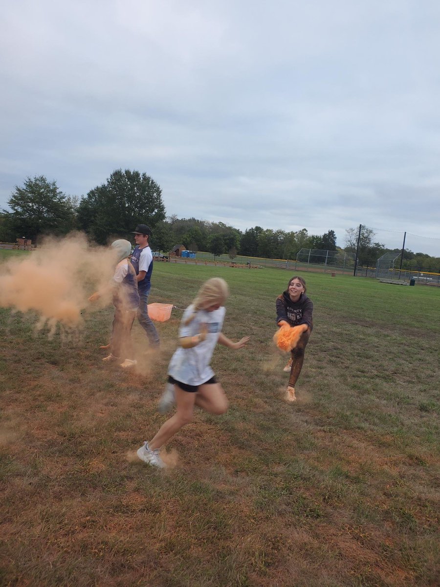 GoLHSWrestling's tweet photo. Thank you to those who volunteered to serve in community engagement at the H.M. Person Color Run! This project couldn’t have been as successful without your involvement. Thank you so much for volunteering.
#LevelUp #CommunityEngagement @LHSEAGLESVA @hmpearsonelem https://t.co/gERGoi0nYg