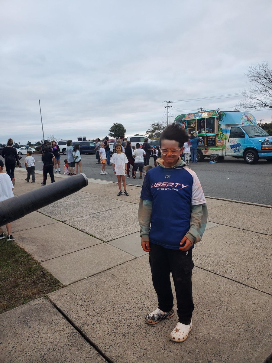 GoLHSWrestling's tweet photo. Thank you to those who volunteered to serve in community engagement at the H.M. Person Color Run! This project couldn’t have been as successful without your involvement. Thank you so much for volunteering.
#LevelUp #CommunityEngagement @LHSEAGLESVA @hmpearsonelem https://t.co/gERGoi0nYg