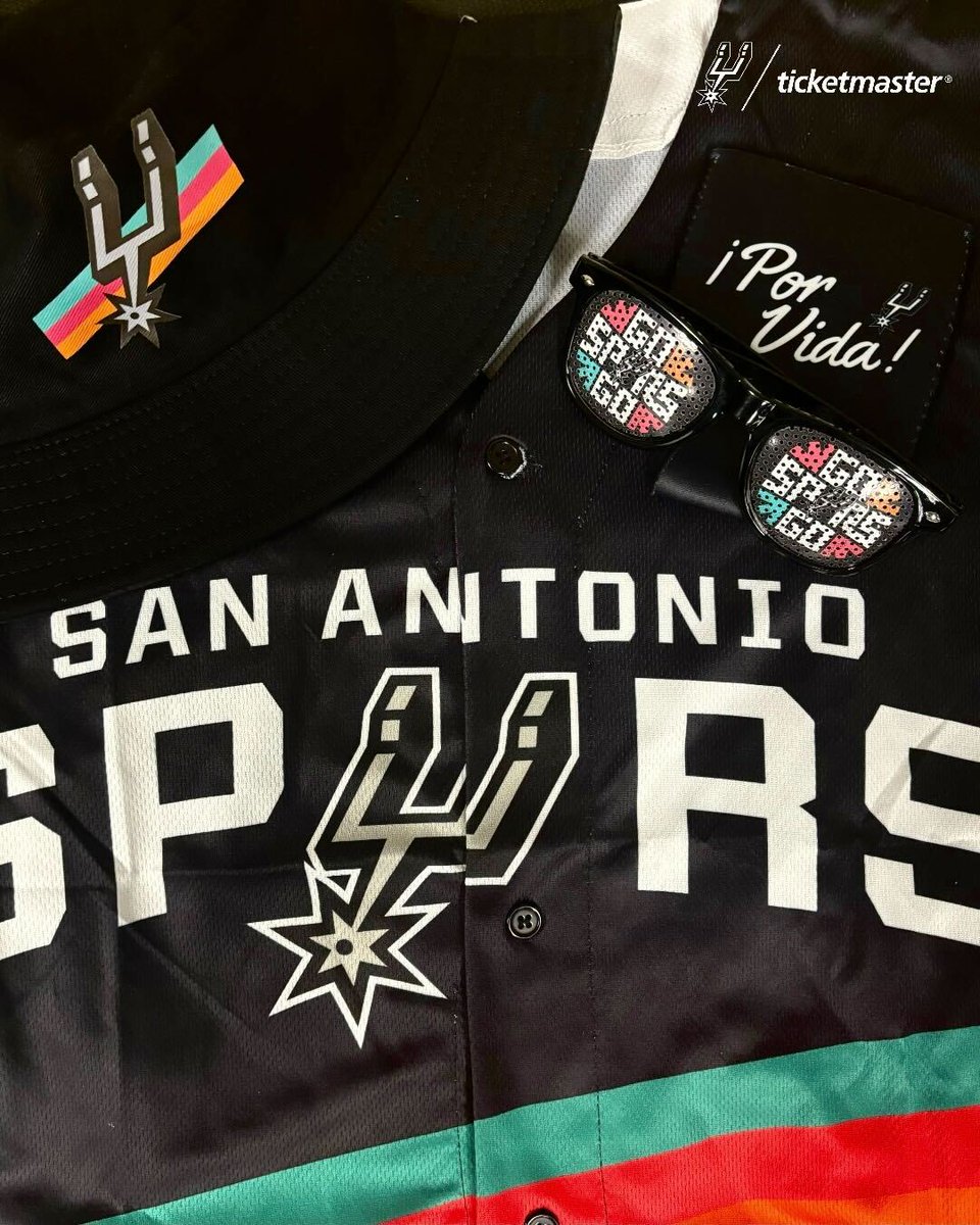 spurs's tweet photo. 4️⃣ days away from Opening Night!

Reply below with where you'll be watching Opening Night's game for your chance to win these 4️⃣ game day must-haves to kick off the 23-24 season! 🤩

Winners will be selected Mon Oct 23. 

@Ticketmaster | #sponsored https://t.co/U1xit4YReu