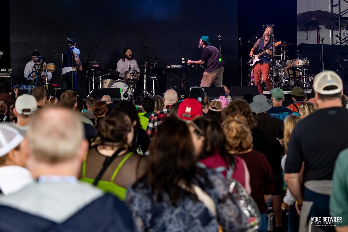 Bstract_Art's tweet photo. Shout out to the incredible Mike Detwiler for his amazing shots of our @OceansCallingMD set

We had so much fun playing it! 

It was @LloydYates’ first gig with @GoGalaMusic and a first for us playing in the United States! 

Looking forward to the next! https://t.co/azBiXxY30x