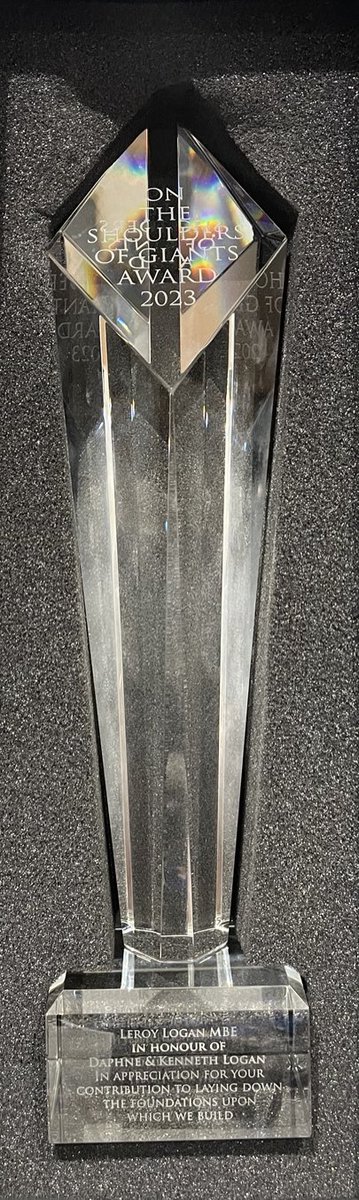 FALSHBACK FRIDAY I’m still trying to process last weekend’s #Windrush awards ‘Upon The Shoulders Of Giants’ because I’ve never seen a tidal wave of emotion wash over every recipient, where they had to fight back the tears. Also there wasn’t a dry eye amongst the amazing audience.