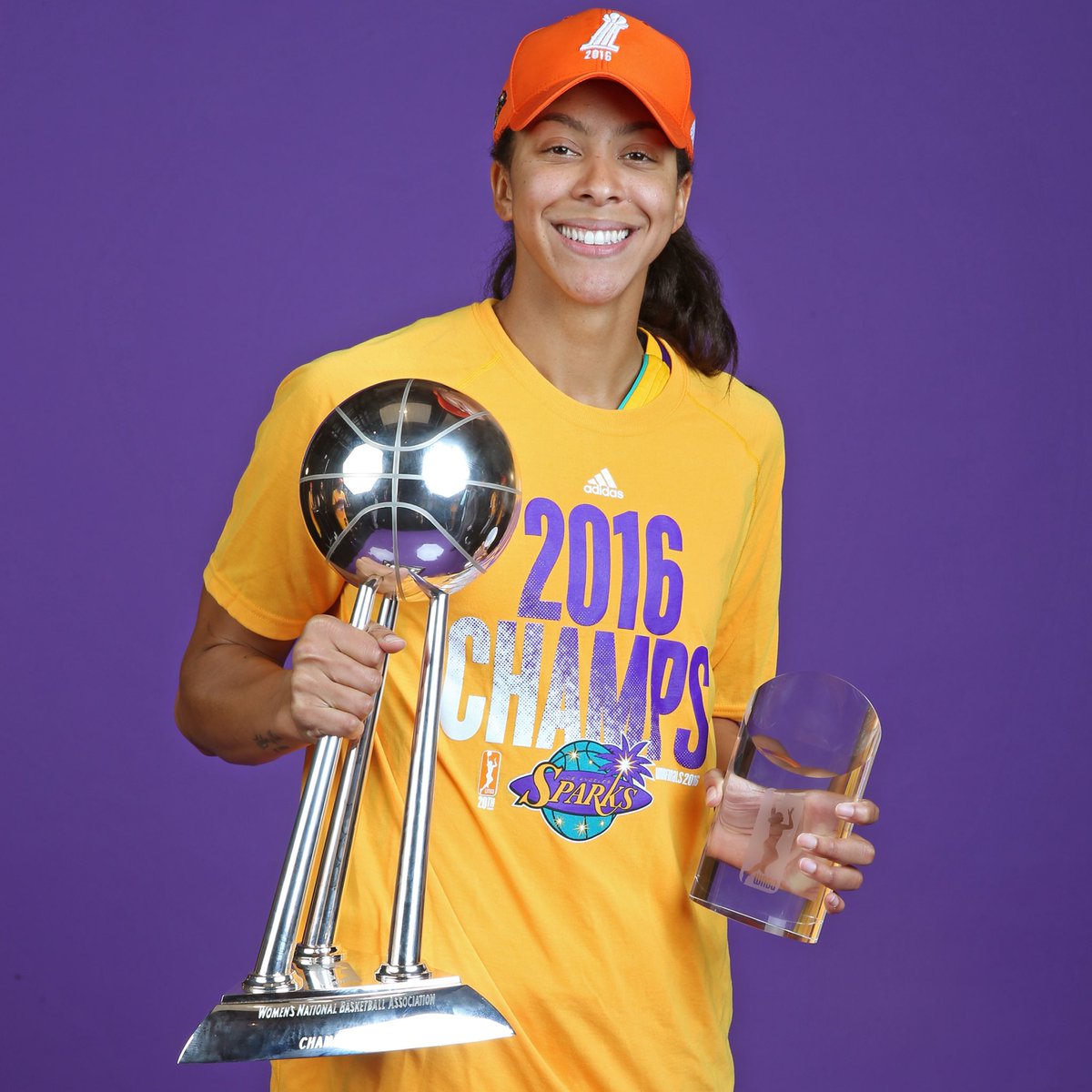 WNBA (@wnba) on Twitter photo History made 🙌
With the @lvaces’ 3-1 victory over the Liberty, <a href="/Candace_Parker/">Candace Parker</a> becomes the only player in WNBA History to win a WNBA title with 3 different teams History made 🙌
With the @lvaces’ 3-1 victory over the Liberty, <a href="/Candace_Parker/">Candace Parker</a> becomes the only player in WNBA History to win a WNBA title with 3 different teams