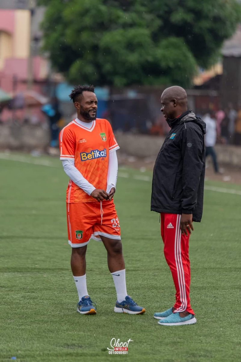 ReformeCd's tweet photo. 🛑#Foot : Premier entraînement collectif pour l’expérimenté ancien international congolais #Issama Mpeko sous ses nouvelles couleurs de l’OC #Renaissance du Congo. https://t.co/b0JuprHmyf