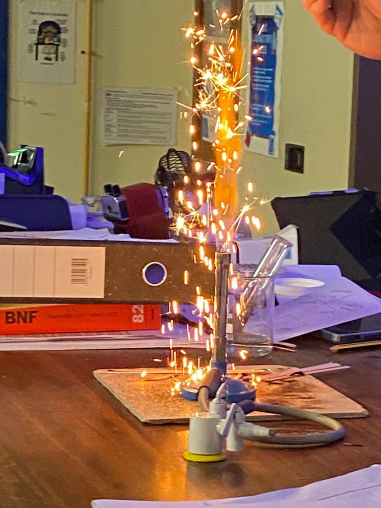 ScienceMalone's tweet image. Halloween science @MaloneCollege