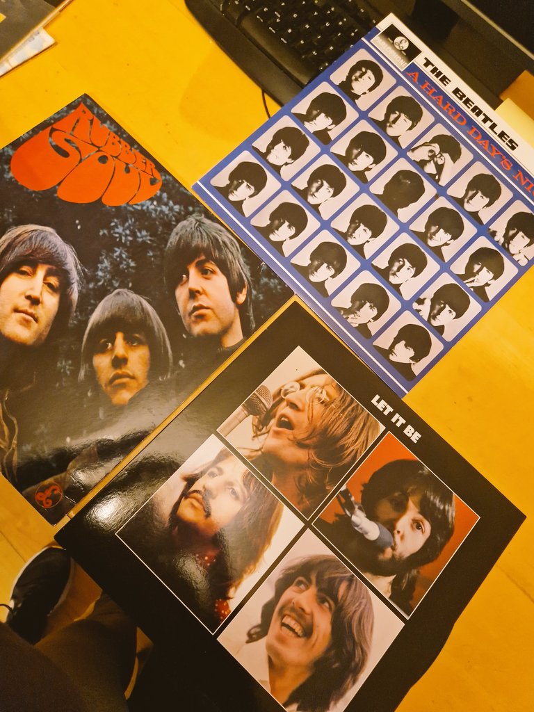 Kagsy25's tweet photo. OK I think I'm in the mood for the boys b4 me Chinese
Beatles, Macca, Lennon
Which one would you pick?
These r my choices laid out
Not sure what to stick on 1st
#thebeatles
#johnlennon
#paulmccartney
#choooons
๐ฎโ๐จ๐คฏ๐๐คฃ๐๐๐ตโ๏ธ๐ https://t.co/K3jHACZifi