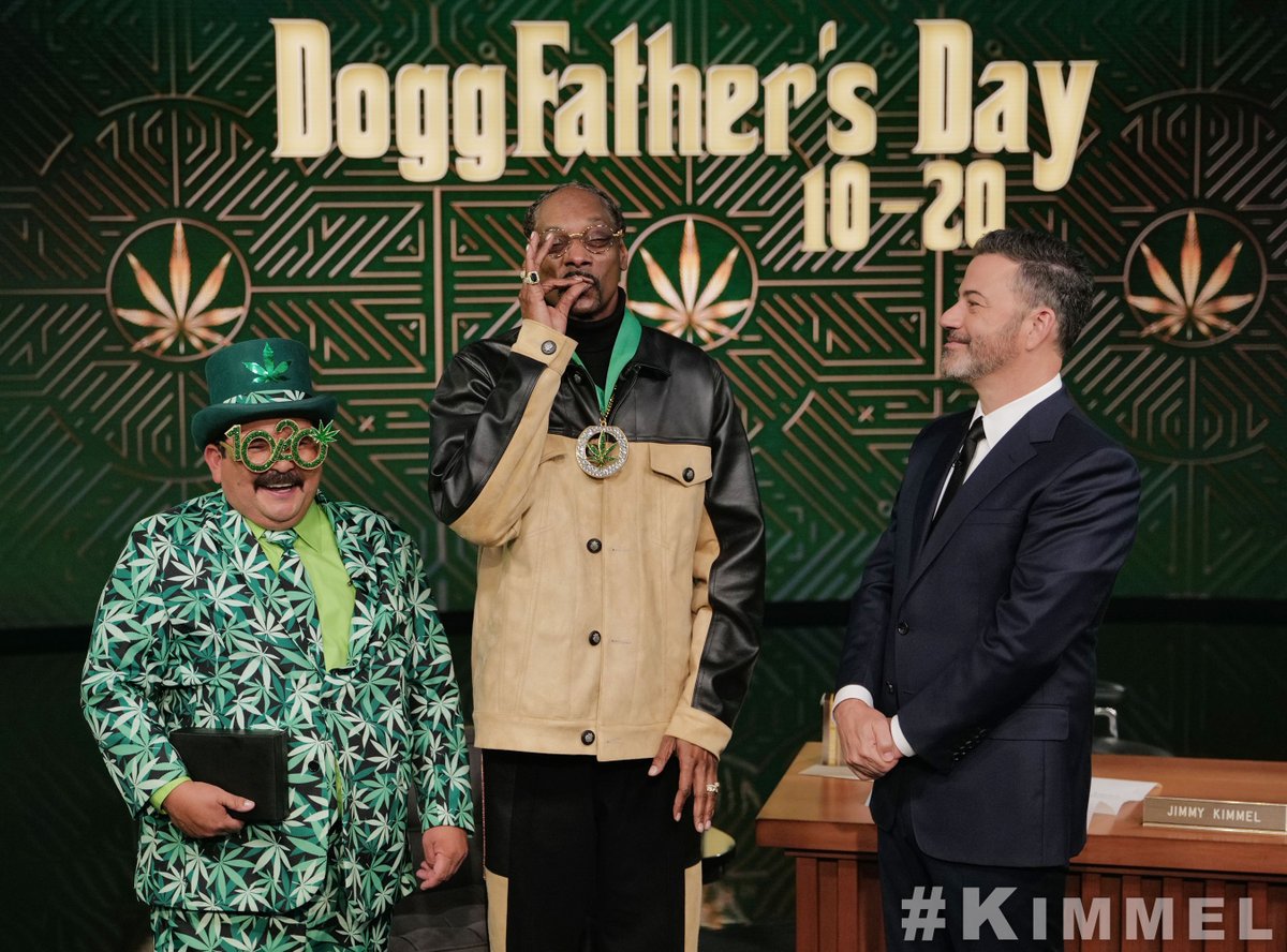 Happy 10/20 at 10:20! 💚💨 #DoggFathersDay <a href="/SnoopDogg/">Snoop Dogg</a>