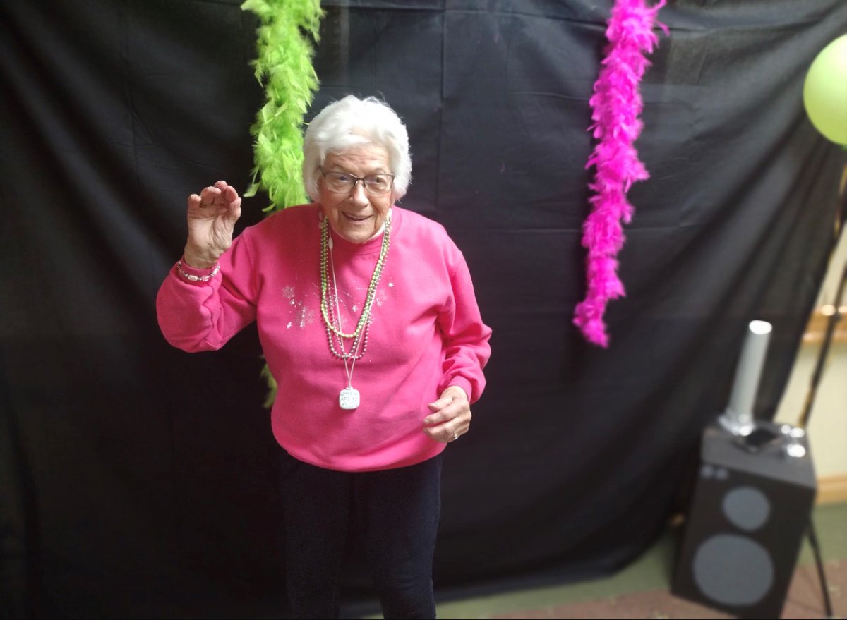 GenoaRetirement's tweet photo. Our 80's Theme Dinner was such a blast from the past! We rocked the house down and enjoyed delicious food from our culinary team! 🎸 
#TrilogyThemeWeeks #TrilogyLiving https://t.co/qft9Q5MPx4