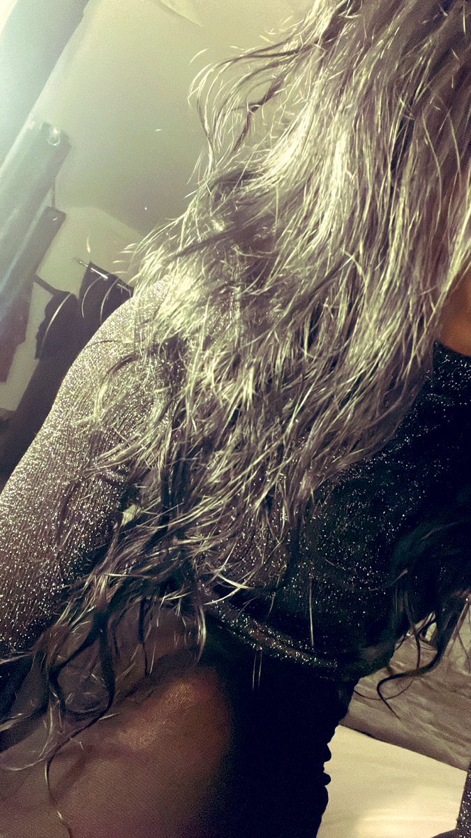 #idratherbeatthegym #workdoos #letagoshowmyface🖤#thatlldo #fuzzbuzzhair #thenaturalway #😂🙌🖤