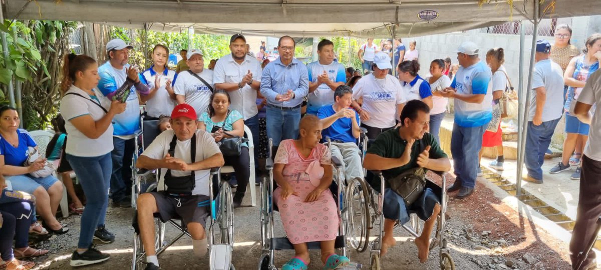 ComunitariosES's tweet photo. El Sábado 14 de Octubre miles de familias 👨👩👦👦 de SANTA ANA fueron beneficiadas con nuestros programas:
✅Jornadas Médicas 👩⚕️👨⚕️
✅Sillas de Ruedas 🧑🦼👩🦼
✅ Fiesta de Infantiles👦🧒
¡¡PROMOVIENDO SOLUCIONES PARA LAS COMUNIDADES DE EL SALVADOR 🇸🇻!!
#FilialSantaAna
#ComunitariosES