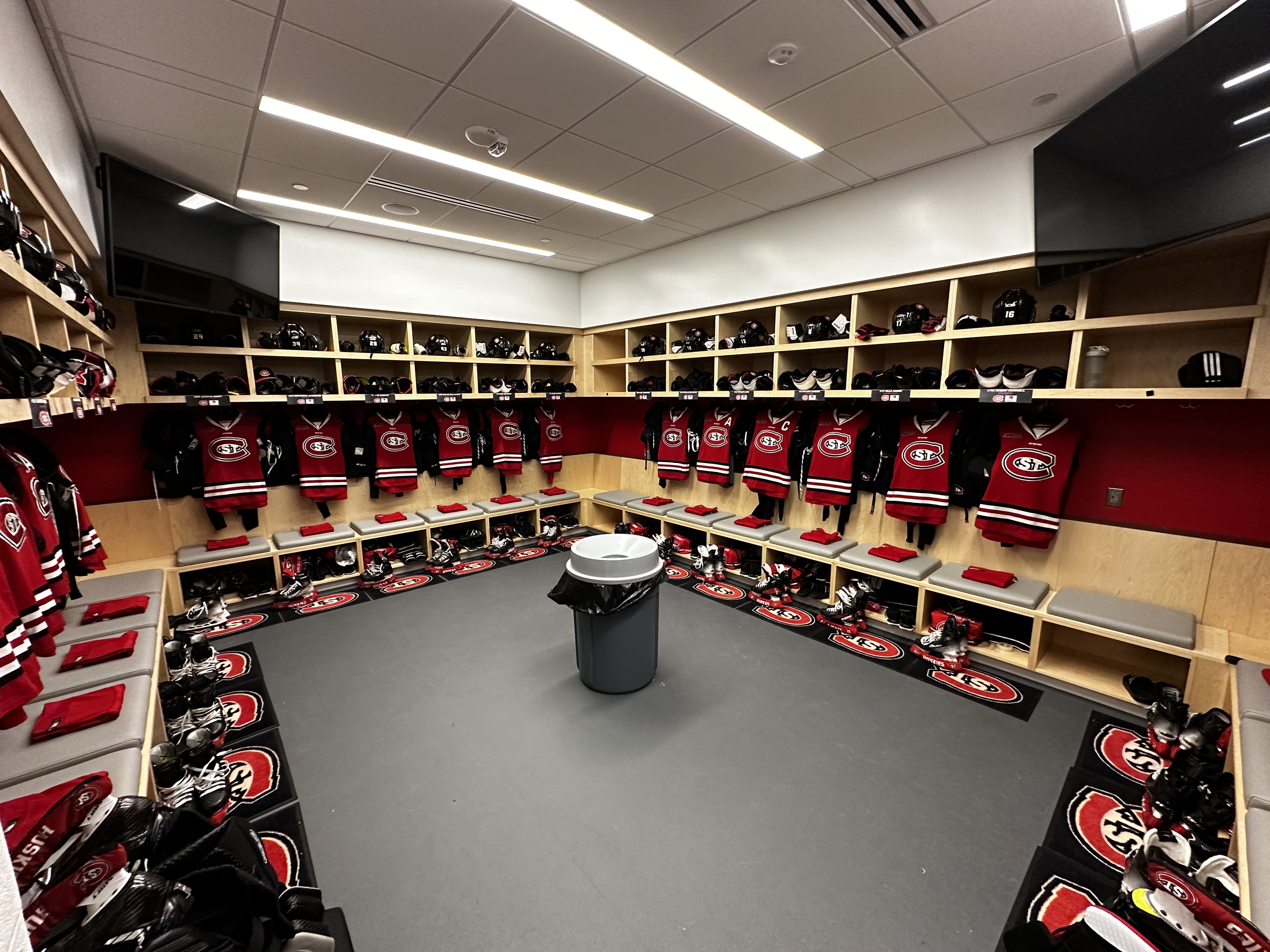 Omaha Lancers on X: The locker room is set for Be The Miracle