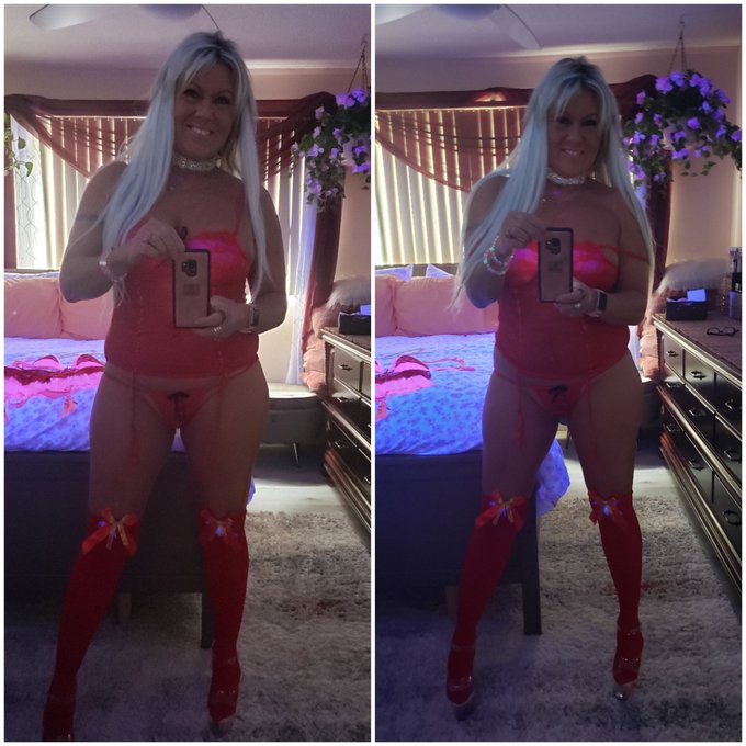 Frisky Friday! Here is my next week schedule:  SUNDAY 10/22 - 10/26 PALM DESERT 🏜,  THURSDAY 10/26 ORANGE<a href="/tag/airshow"class="tags"><span>#airshow</span></a>
