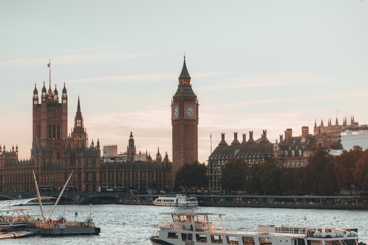 Big Ben upon the Thames
......
#londoneye #london🇬🇧 #londonlife #londoncity #londoncalling #londonphotography #thameswater #thamesriver #thamescruise #thamesrivercruise #photographylife #photographylovers #photographylover #photographyislife #photographyeveryday