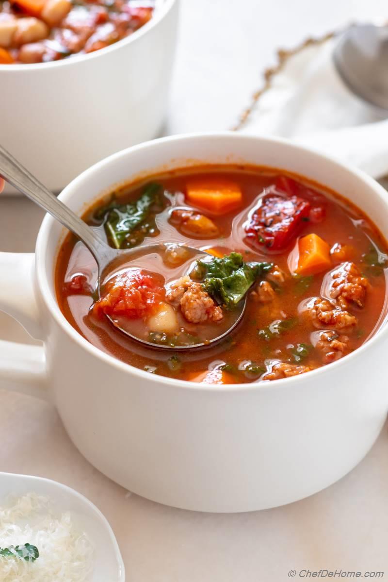 chefdehome's tweet photo. Italian Sausage and Kale Soup
Recipe👉https://t.co/6r3DoCPYv5
A quick and healthy #falldinner with this Sausage and Kale Soup! It's packed with flavorful Italian broth, succulent chicken sausage, hearty beans, and kale. https://t.co/yd2LuWPNV9
