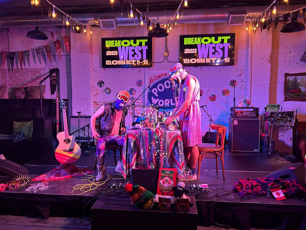 Wales in North America 🏴 (@walesinna) on Twitter photo Last week we had a stellar visit at <a href="/BreakOutWest/">BreakOut West</a> 🇨🇦🏴
We were proud to showcase #WelshMusicAbroad with <a href="/FocusWales/">FOCUS Wales</a> at multiple events during the conference, treating the world to our talented Welsh artists 🏴🎤🎶 Last week we had a stellar visit at <a href="/BreakOutWest/">BreakOut West</a> 🇨🇦🏴
We were proud to showcase #WelshMusicAbroad with <a href="/FocusWales/">FOCUS Wales</a> at multiple events during the conference, treating the world to our talented Welsh artists 🏴🎤🎶