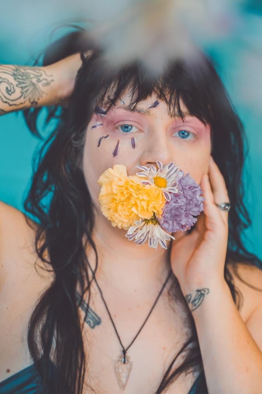 1 pic. Did some self portraits just because, the flowers were messing with my focus and it’s hard doing it alone but I still love em 🫶🏻 https://t.co/JobDdvZRq6