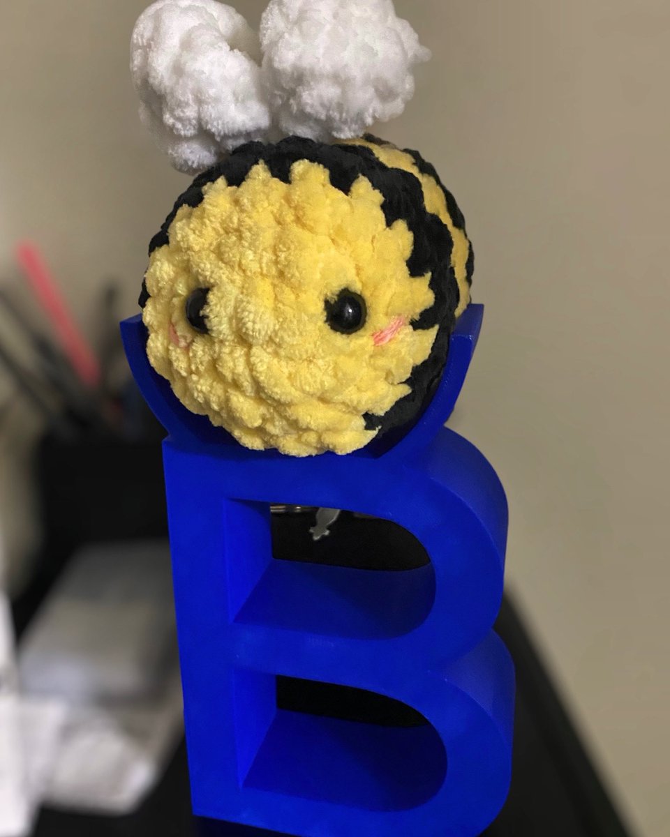 Beauty is in the eyes of the “B” holder. (Sorry for the bad pun lol) 

(Bee by me | Holder 3D printed by my partner)

#crochet #amigurumi #bee #plushie #crocheted #homedecor #smallartist #smallbusiness #crochetaddict #amigurumiaddict #amigurumicrochet #crochetlover #crochettoy