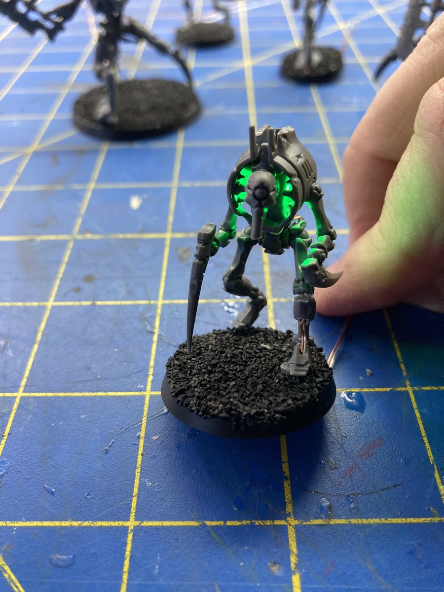 Another productive day of hobbying #necrons #necrons40k #warhammer #warhammer40k #warhammer40000 #gamesworkshop #gamesworkshop40k #gamesworkshoppainting #spacemarines #warmongers #miniwarpainter