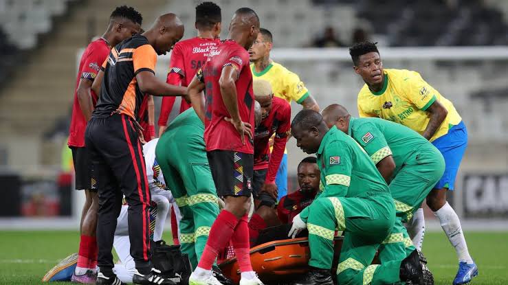 SkepeMatsebane's tweet photo. TS Galaxy chairman Tim Sukazi tells me on #PowerSportExtra that Bongani Zungu did reach out to Bernard Parker via text to apologise for that horrific injury. https://t.co/mR84VJDuGi