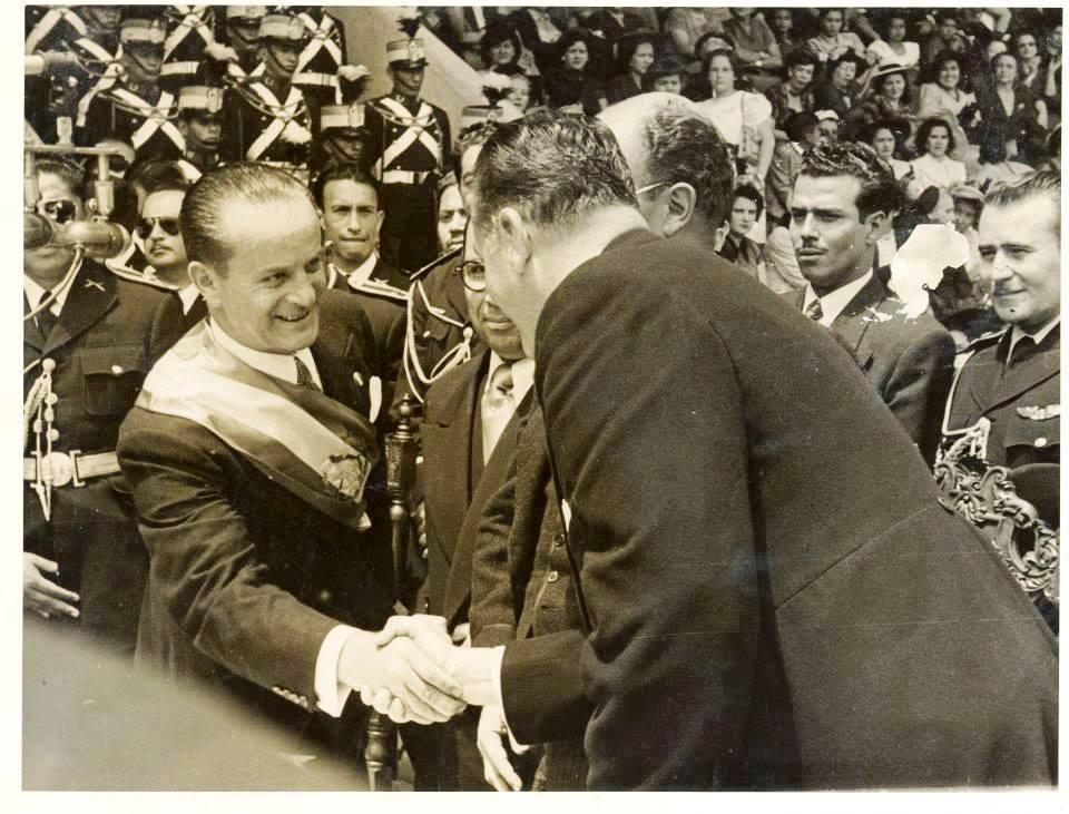 guss_marro's tweet photo. La historia interrumpida.

La historia que regresa. https://t.co/Q4YLmwEhrL