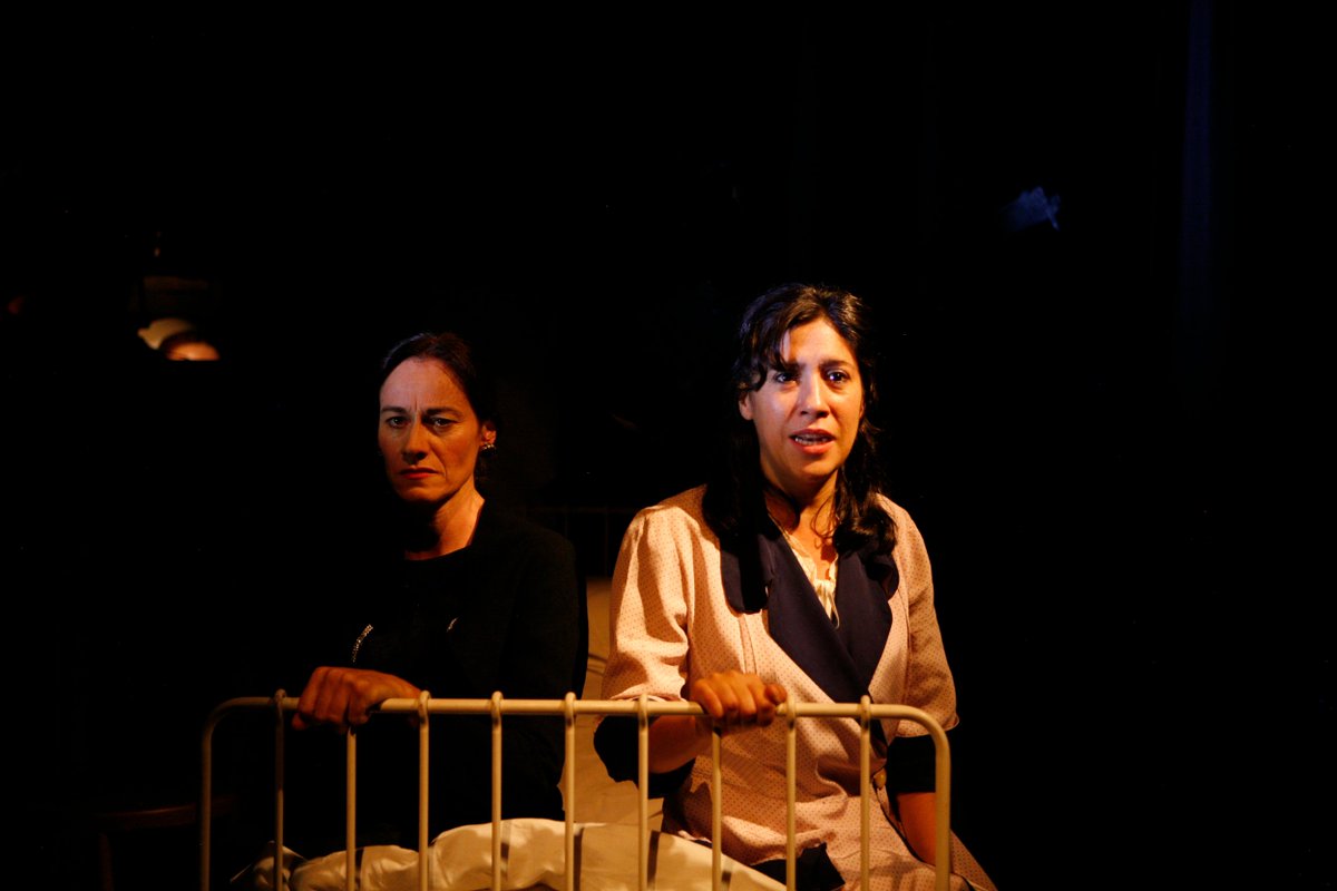 Traslamascara.com #CríticaTeatral a #ArgentinitaEncarnaciónDeLaDanza, espectáculo creado por #HugoPérezDeLaPica, programado en el <a href="/TeatroTribuene/">Teatro Tribueñe</a>.

traslamascara.com/argentinita-en… 

#Teatro <a href="/BadiaAlbayati/">Badia Albayati</a> <a href="/RocioOssunaak/">RocíoOsunaRodríguez</a> <a href="/mariettanadal/">María Nadal González</a> <a href="/ivanoriola/">Iván Oriola</a>