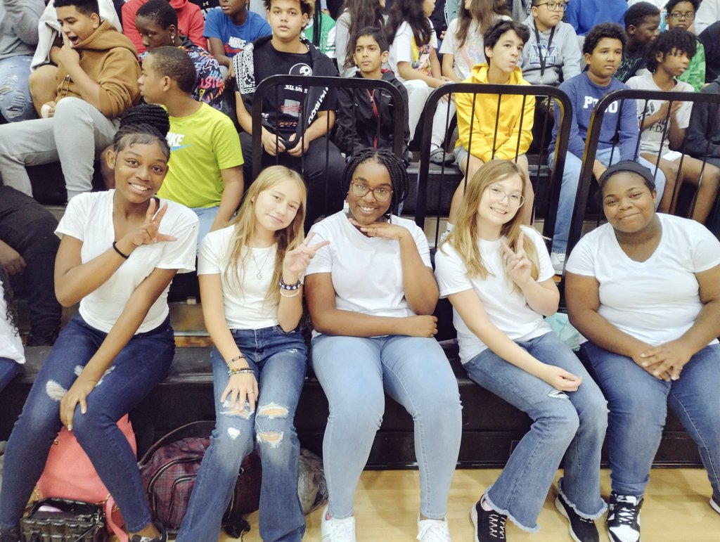 MrsRandallCALT's tweet photo. First 2023-24 pep rally @Navo_DISD #BuiltDifferent #DentonDelivers
#PantherProud https://t.co/mDuT59Rl6G