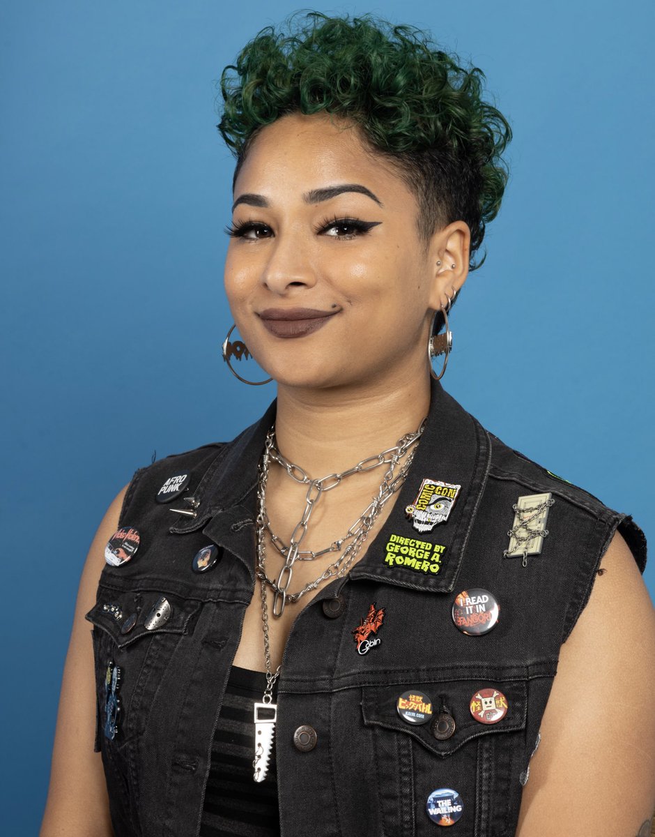 xghorror's tweet image. i think these new headshots represent what it’s like to work with me ✨professionally✨