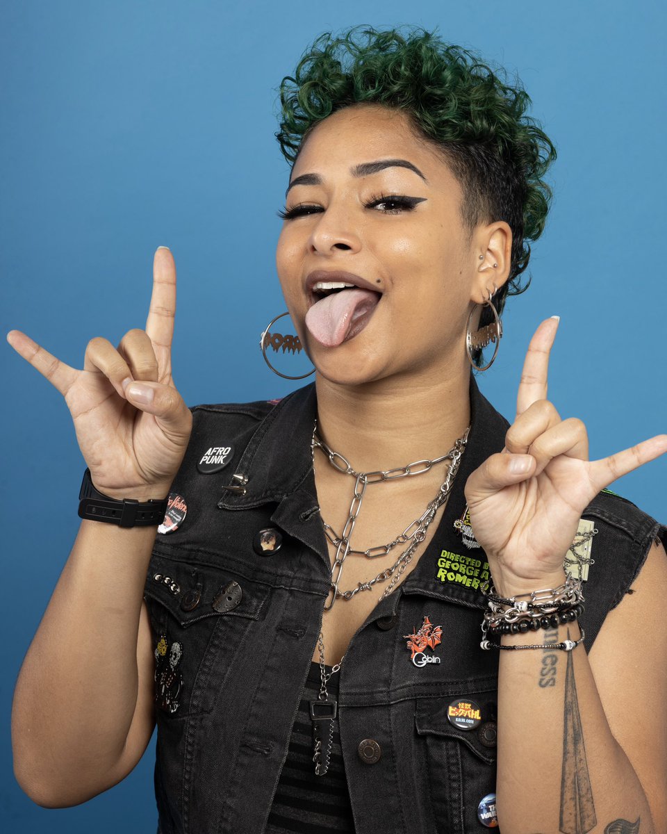 xghorror's tweet image. i think these new headshots represent what it’s like to work with me ✨professionally✨