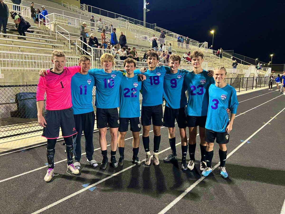 colbinluallen's tweet photo. With a 5-1 win over Goddard we finish the regular season 13-3 and a 3 seed in the west region! I finished the year with 8 goals and 8 assists. (Both break ACHS records as a defender in a season) Below is my record breaking assist. Post season next! https://t.co/N5Y5w60433