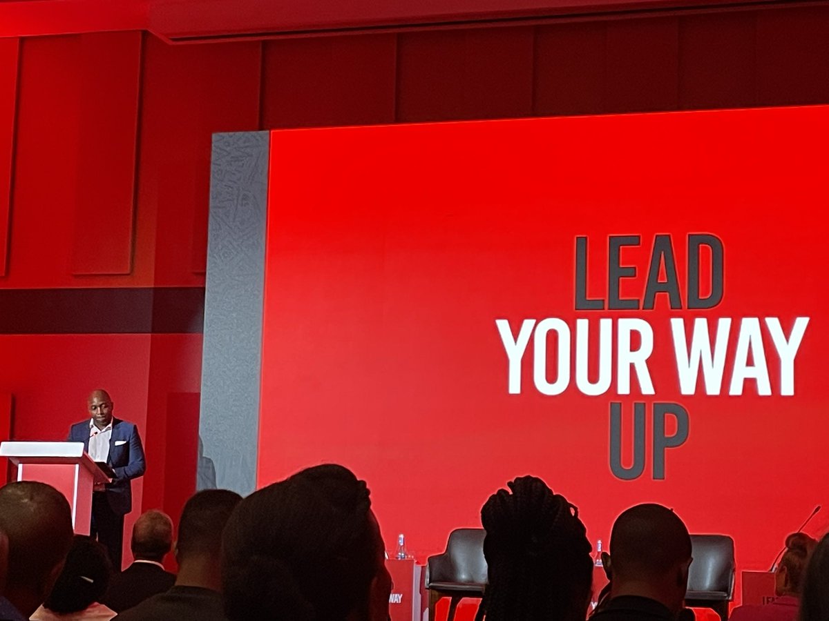 AlainKamanda_'s tweet photo. « We are not just a continent, we are a vibrant powerhouse » -@GomeraM #LeadYourWayUp Book Launch

@IrisIrumva https://t.co/KtuIKUHnyJ