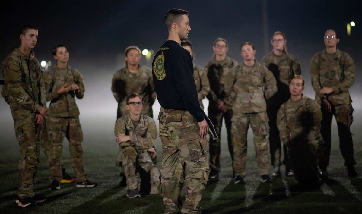 U.S. Army TRADOC (@tradoc) on Twitter photo AIT Soldiers at the <a href="/USArmySOM/">U.S. Army School of Music</a> trained on Combatives last week.
Not only is this a welcome break from the usual PRT, but it instills the #WarriorEthos & teaches our Soldiers how to defeat the enemy in hand-to-hand combat!
#VictoryStartsHere #FitnessFriday
@usarmy @tradoccg AIT Soldiers at the <a href="/USArmySOM/">U.S. Army School of Music</a> trained on Combatives last week.
Not only is this a welcome break from the usual PRT, but it instills the #WarriorEthos & teaches our Soldiers how to defeat the enemy in hand-to-hand combat!
#VictoryStartsHere #FitnessFriday
@usarmy @tradoccg