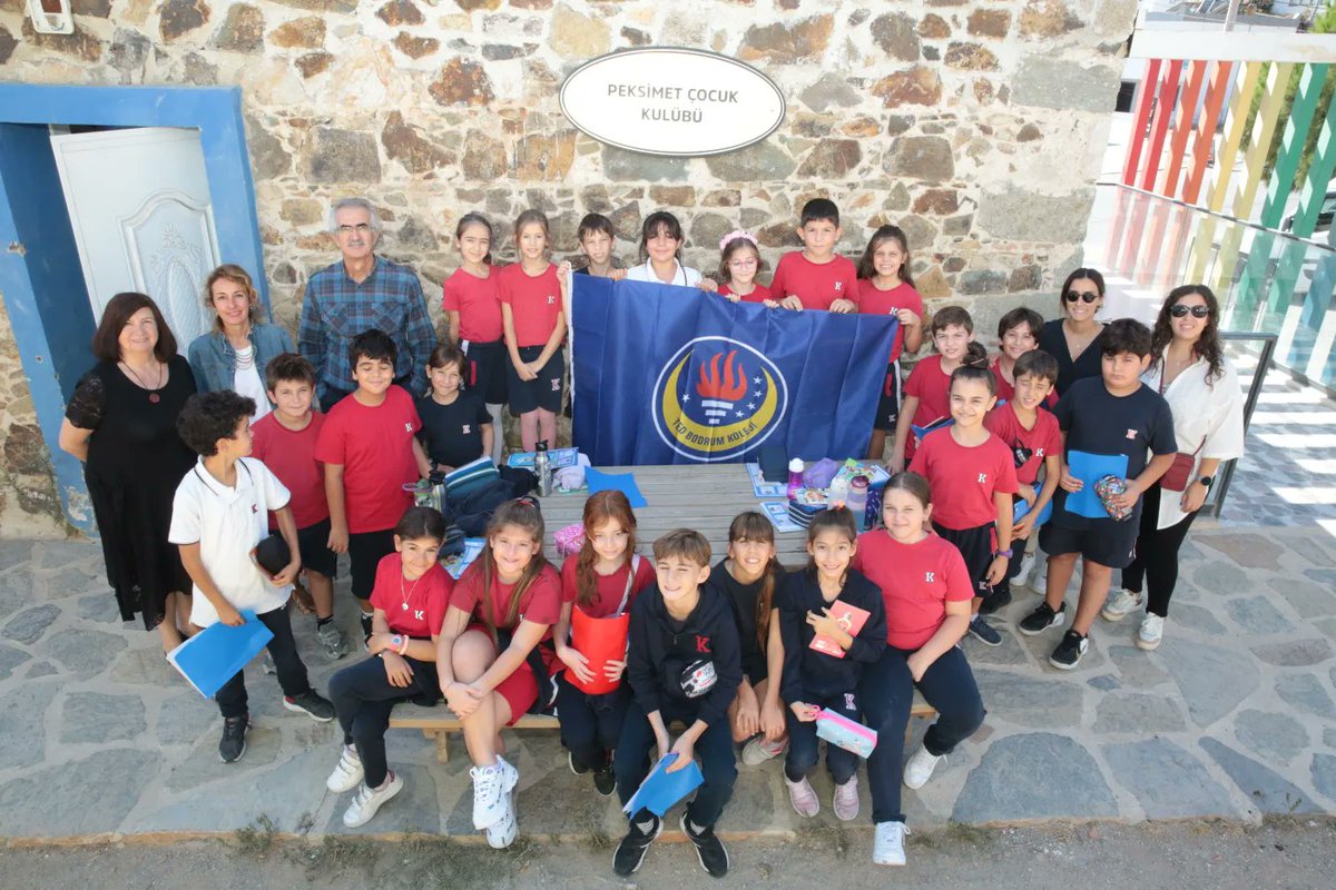 TEDBODRUM's tweet photo. Okumaya ve kitaplara meraklı 4. sınıf öğrencilerimiz Peksimet Çocuk Kütüphanesine bir gezi gerçekleştirdi. Öğrencilerimizi güler yüzle ağırlayan kütüphane görevlilerine, yazar Mehmet Atilla, İnci Gürbüzatik ve Şebnem Pişkin’e teşekkür ederiz.
#TED
#tedbodrumkoleji
#tedbodrum https://t.co/UjIpA5Ek9W