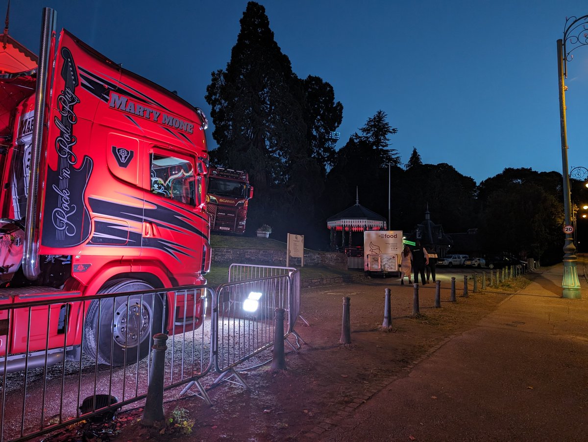 Round 2 for Marty Mone at the Strathpeffer pavillion. 🎶🎶🎶
Open to the public until late...

#martymone #concert #catering #streetfood #strathpeffer