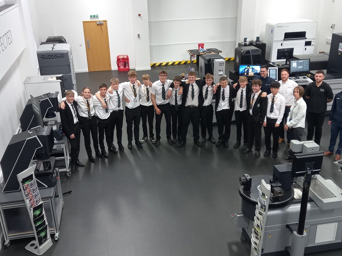 chellaston_dt's tweet photo. Our Year 11 Engineering students had a fantastic day at @CarfulanGroup yesterday. Using the high spec equipment and learning how 3D printing is embedded into so many areas of our lives. Thanks to all. https://t.co/7nFJqWZD3W