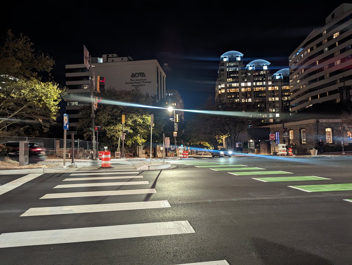 Bethesda bikeway's Woodmont-Montgomery Avenues leg nears the finish line:

robertdyer.blogspot.com/2023/10/bethes…

#MoCo #DC #bikeMoCo