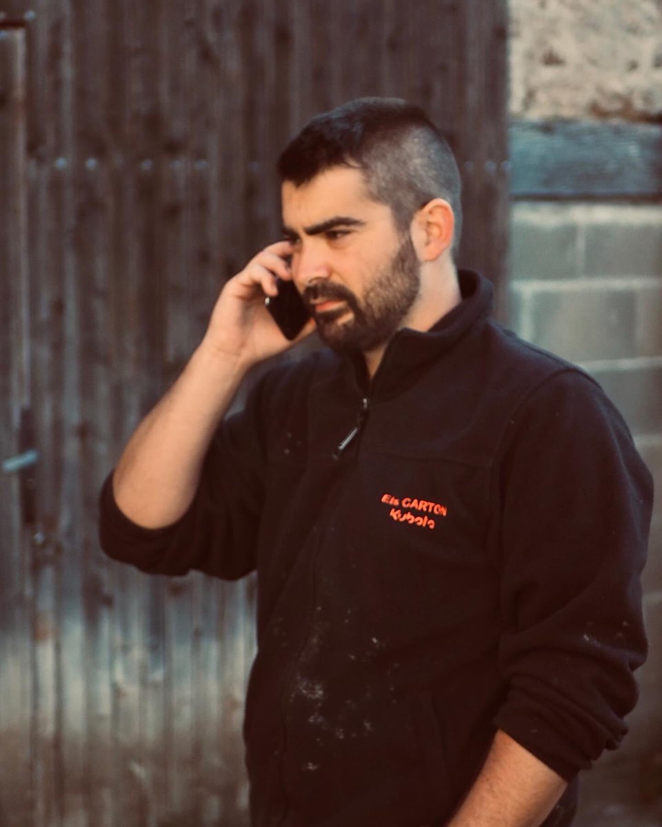 Vigneron indépendant ®
« Le vigneron indépendant travaille son raisin, son vin et sa commercialisation tout seul, sans négoce ou coopérative. Préserver la qualité de nos vins et contrôler sa distribution sont des piliers fondamentaux pour notre domaine. »
instagram.com/domainedelafon…