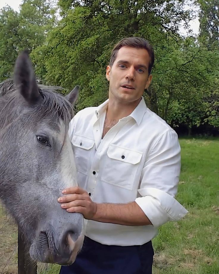 henrycavillrd's tweet photo. dream man ⭐️ #HenryCavill https://t.co/d8rq5nvHtg