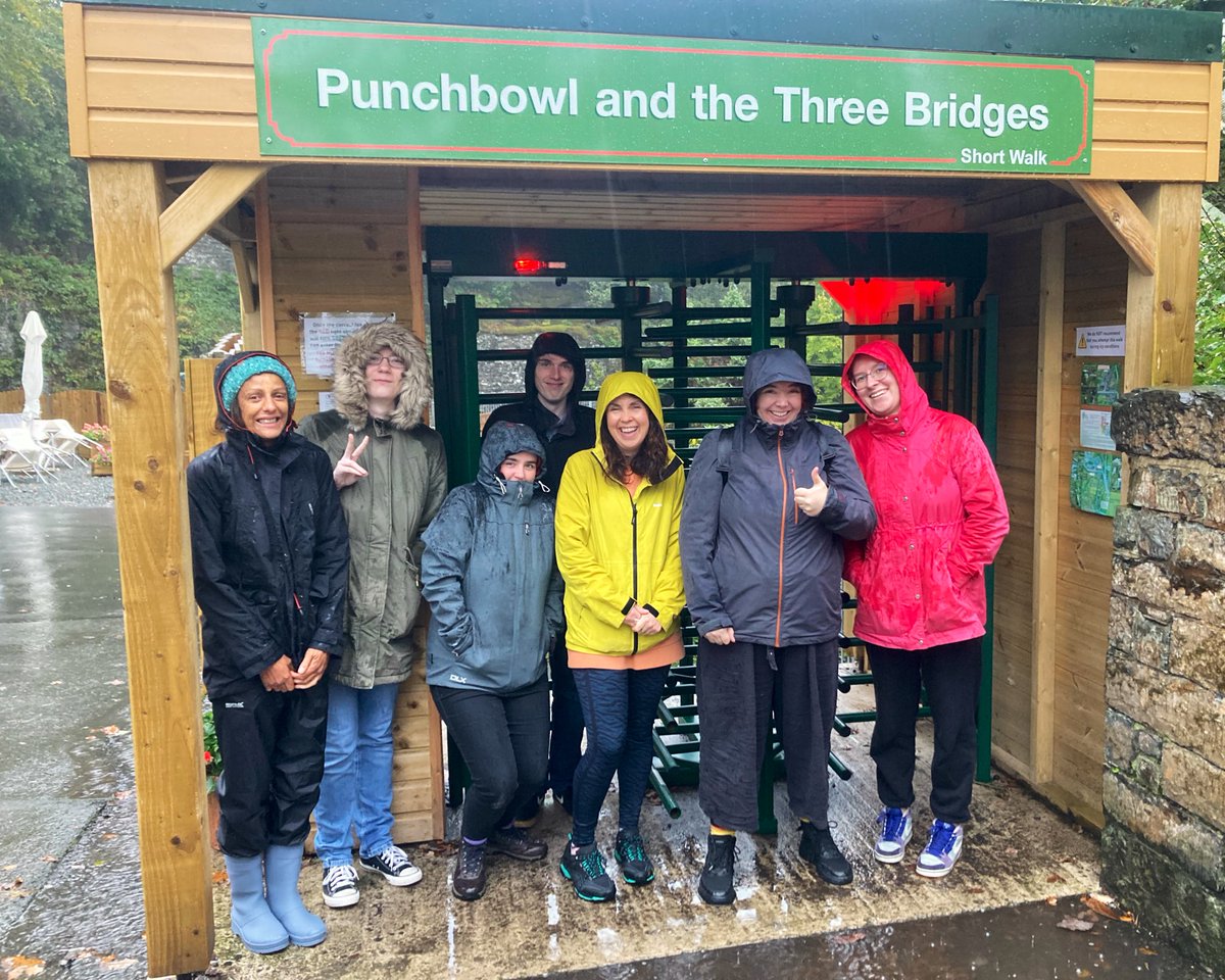 TAITH MAES | FIELD TRIP!

Our MA Documentary Filmmaking students researching the #picturesque in Devils Bridge today ☔️😁

Bore gwlyb llawn hwyl ym Mhontarfynach yn archwilio hanes a lleoliadau yr ardal 👀☕️👌 #YGwyll