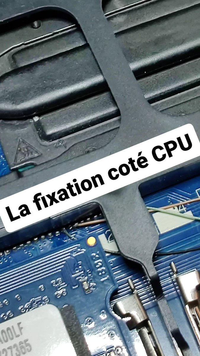 _Inforea's tweet photo. Aujourd'hui j'ai remonté mes manches, sorti le fer a souder et le microscope, écouté @CabriDIY et n'avoir peur de rien, et ce PC qui ne s'allumait plus car 4 pistes coupées est maintenant réparé! #FixTober #iFixit #Reconditionnement #GreenIT #Protopotes https://t.co/a87tfgGpmX