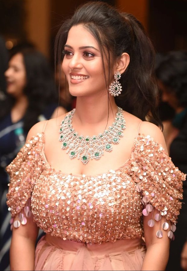 F85v2nMXcAEUtXR?format=jpg&name=900x900